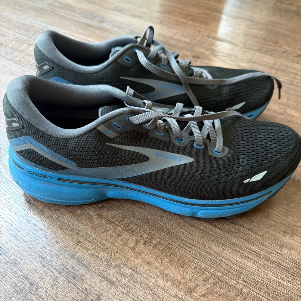 Brooks running shoes Men’s size 9.5 blue black